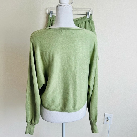 Boutique Green Knit Long Sleeve Sweater & Drawstring Pocket Shorts Set - Picture 3 of 13